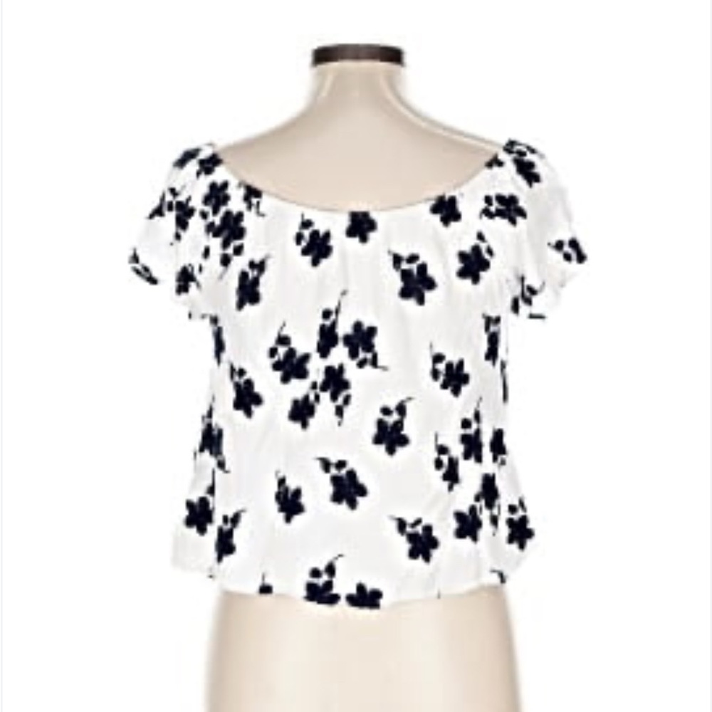 Jella C White & Navy Floral Peasant Top Size Small